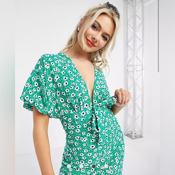 *NWOT* ASOS DESIGN - tie front midi tea dress in green based floral print - Picture 3 of 8